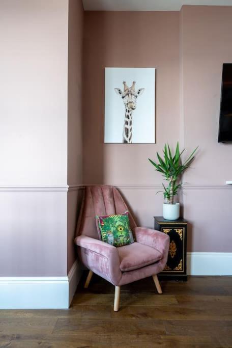 Stylish Beachfront Apartment, Sweeping Ocean Views And Luxury Touches Herne Bay Buitenkant foto