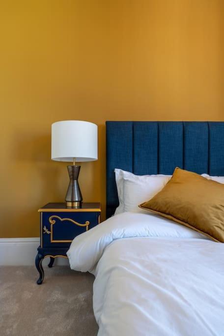 Stylish Beachfront Apartment, Sweeping Ocean Views And Luxury Touches Herne Bay Buitenkant foto