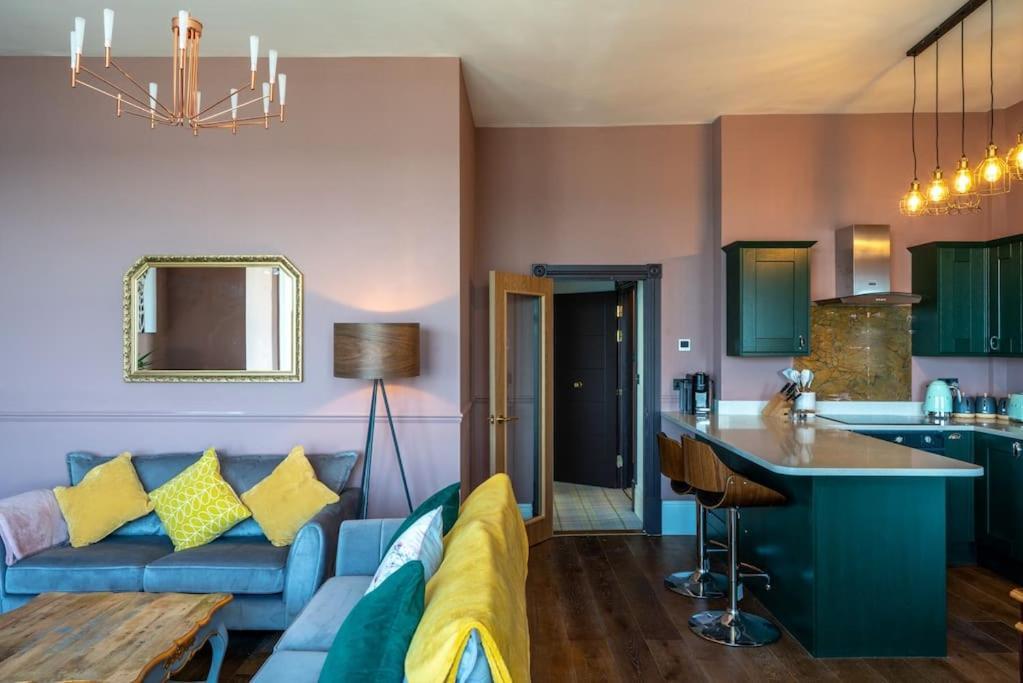 Stylish Beachfront Apartment, Sweeping Ocean Views And Luxury Touches Herne Bay Buitenkant foto