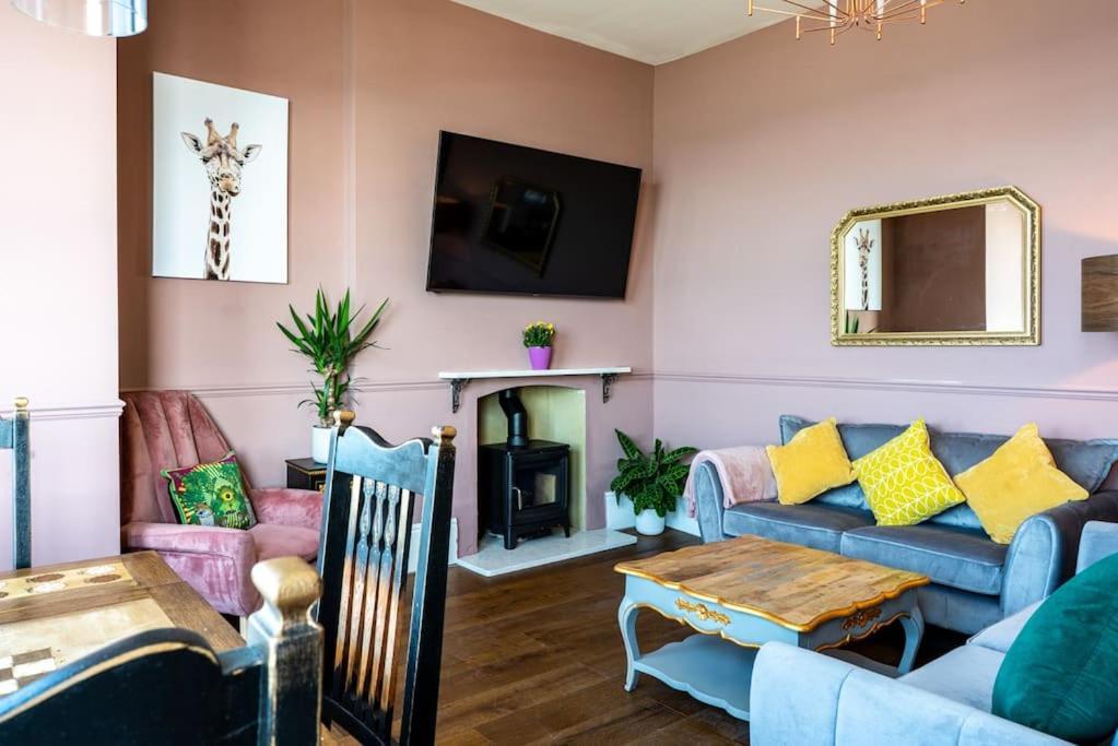 Stylish Beachfront Apartment, Sweeping Ocean Views And Luxury Touches Herne Bay Buitenkant foto