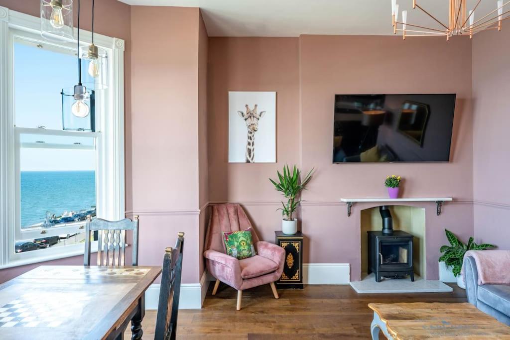 Stylish Beachfront Apartment, Sweeping Ocean Views And Luxury Touches Herne Bay Buitenkant foto