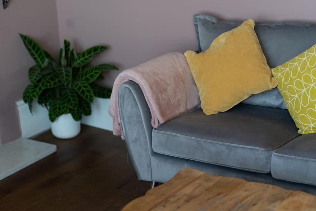 Stylish Beachfront Apartment, Sweeping Ocean Views And Luxury Touches Herne Bay Buitenkant foto