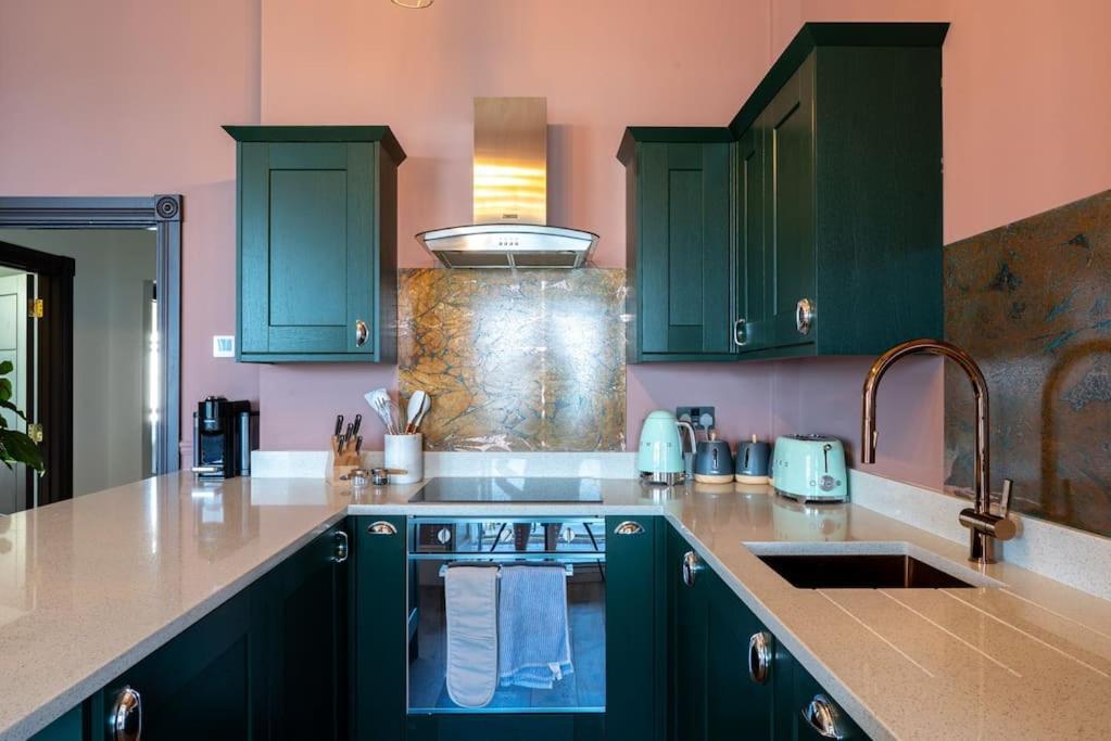 Stylish Beachfront Apartment, Sweeping Ocean Views And Luxury Touches Herne Bay Buitenkant foto