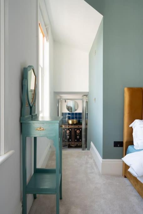 Stylish Beachfront Apartment, Sweeping Ocean Views And Luxury Touches Herne Bay Buitenkant foto